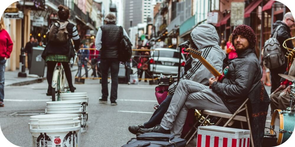 How Cities Grow Big: From Local Gem to Global Icon